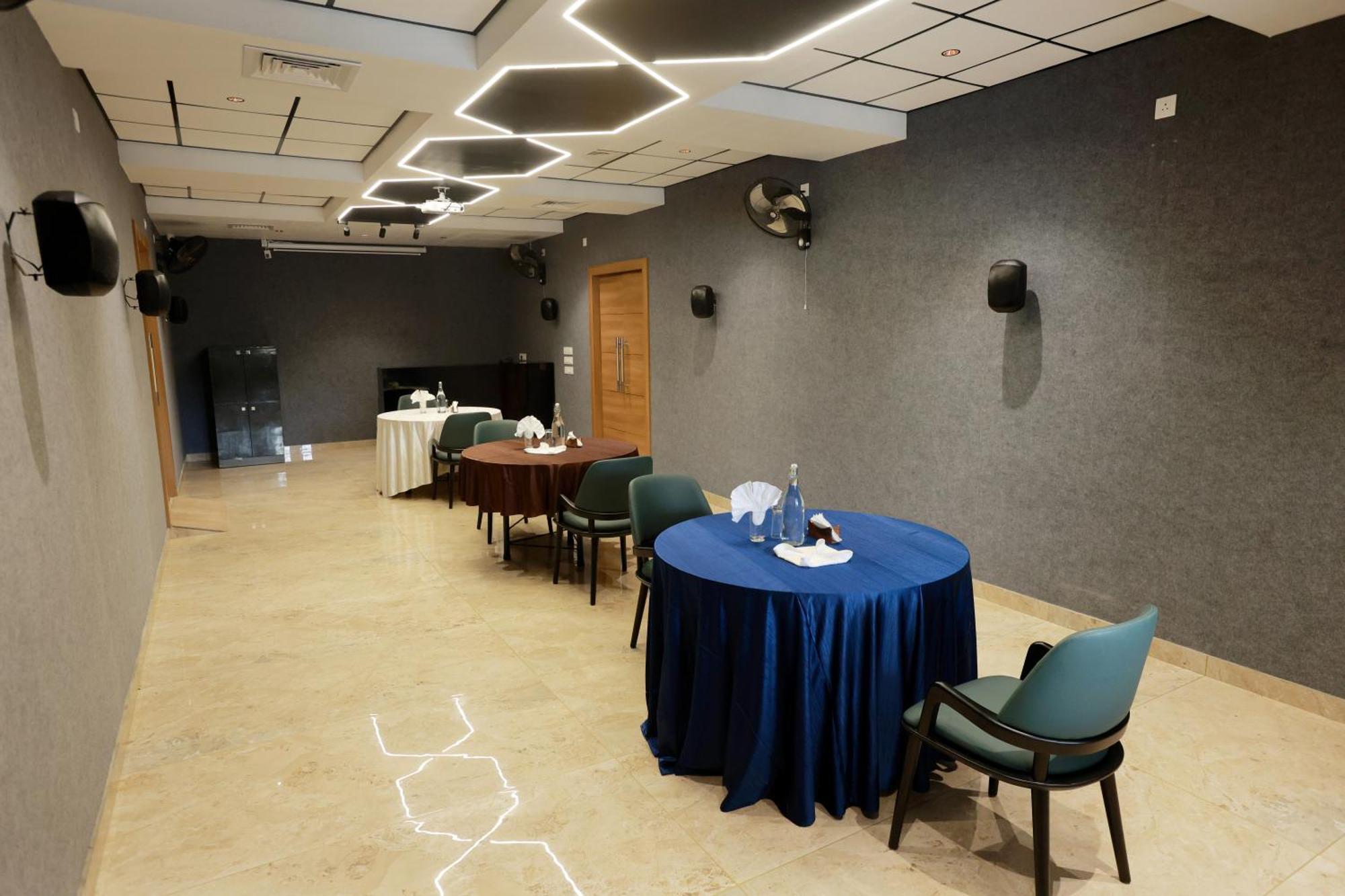 Cmk Habitat Centre Hotel Kochi Luaran gambar